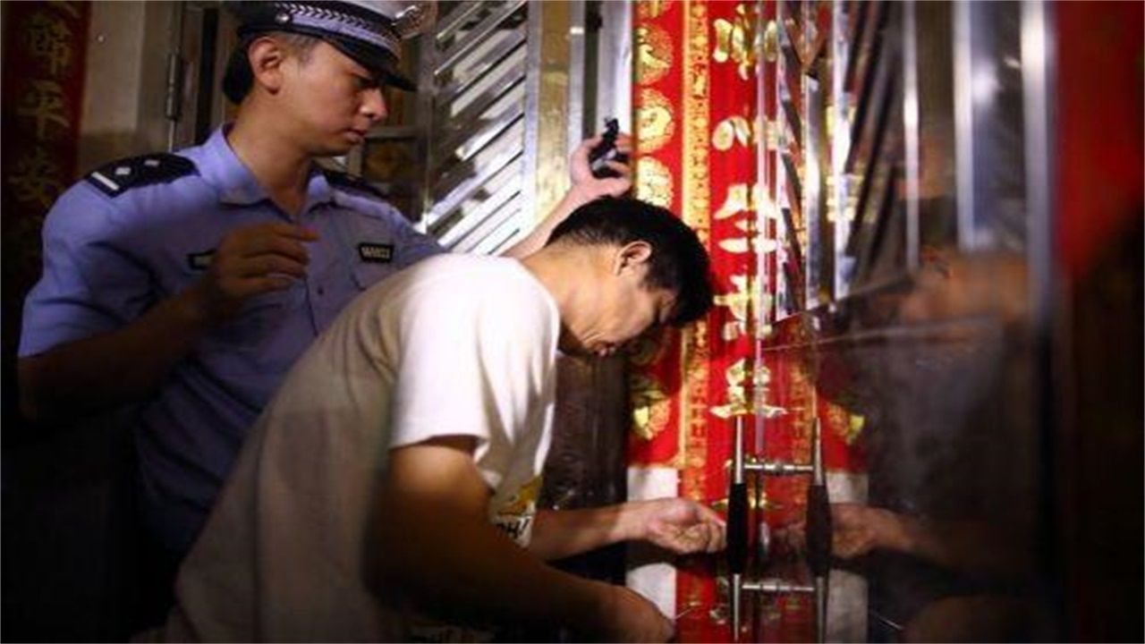 百色地区请开锁师傅开了锁后，师傅为什么一般都不进门，就算主人请也不进去？